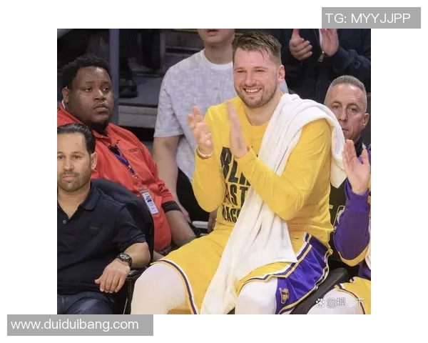 2011年湖人与黄蜂季后赛对决回顾及精彩瞬间分析