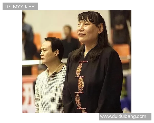 郑海霞老公的故事揭秘：她背后的支持与爱情历程分享