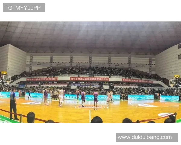 辽宁实现四连冠！CBA总决赛2024夺冠，球迷狂欢街头庆祝