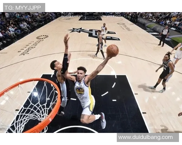 文班亚马首场比赛表现惊艳五次盖帽并隔扣字母哥引发热烈讨论