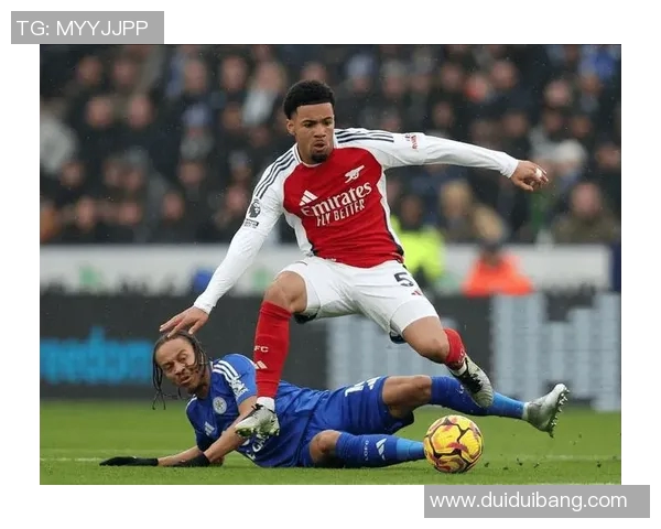 莱斯特城主场迎战阿森纳两队争夺英超关键三分之战