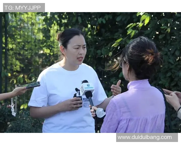 清远亲子足球比赛精彩直播带你感受亲子互动的乐趣与激情