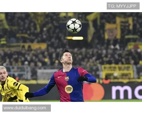 莱万在赛场上的传奇表现与未来发展潜力分析