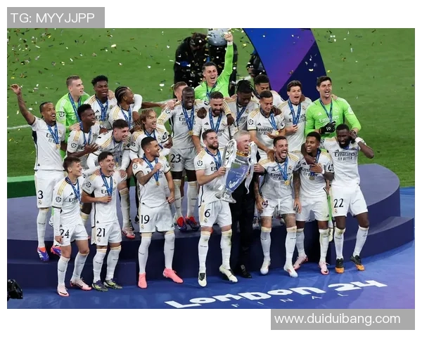 皇马主场大胜罗马四球零封展现强大实力与团队默契 皇马主场大胜罗马四球零封展现强大实力与团队默契