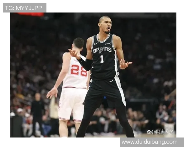 马刺与热火激战正酣篮球直播精彩瞬间回顾与分析 马刺与热火激战正酣篮球直播精彩瞬间回顾与分析